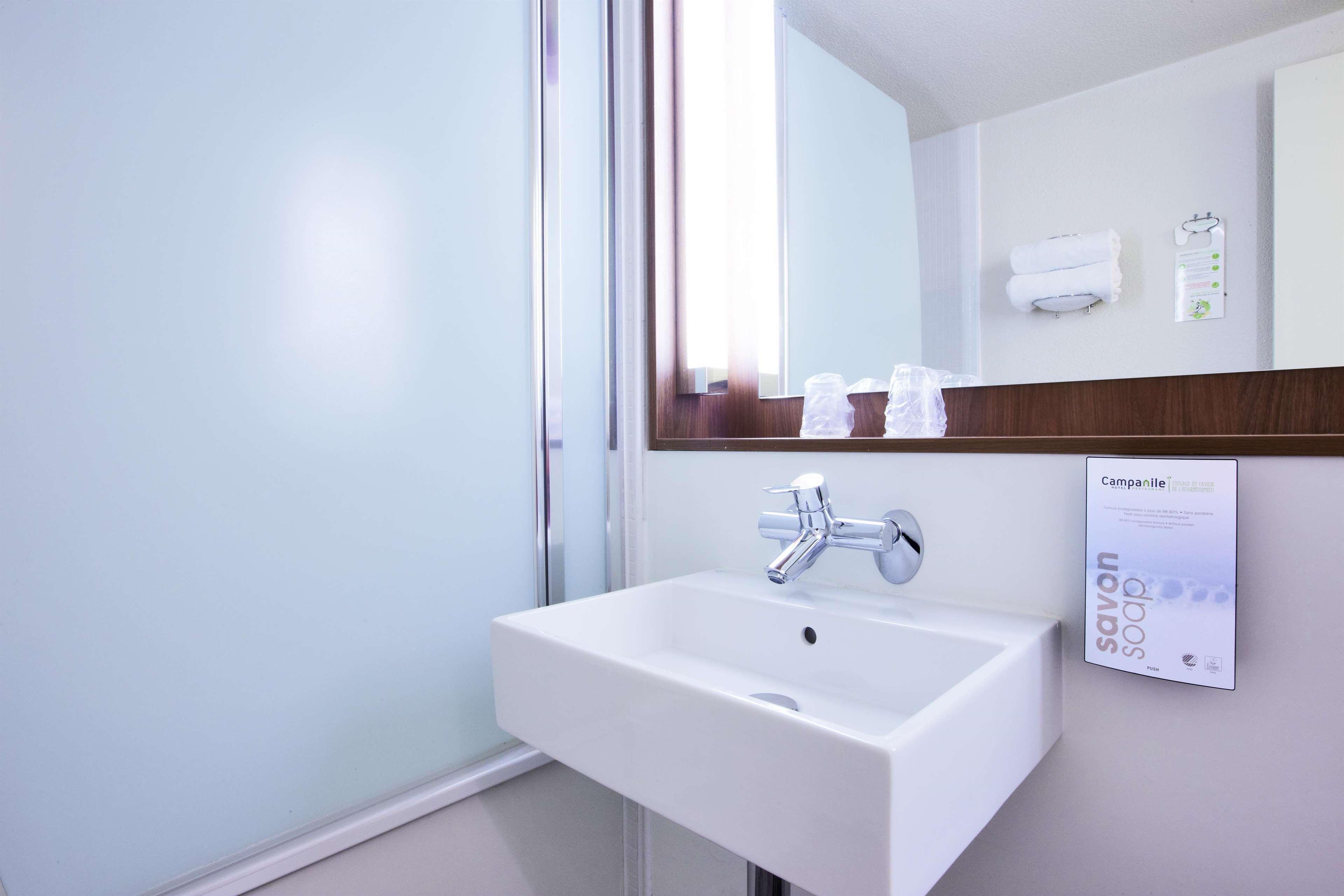 Campanile Vierzon Hotel Екстериор снимка