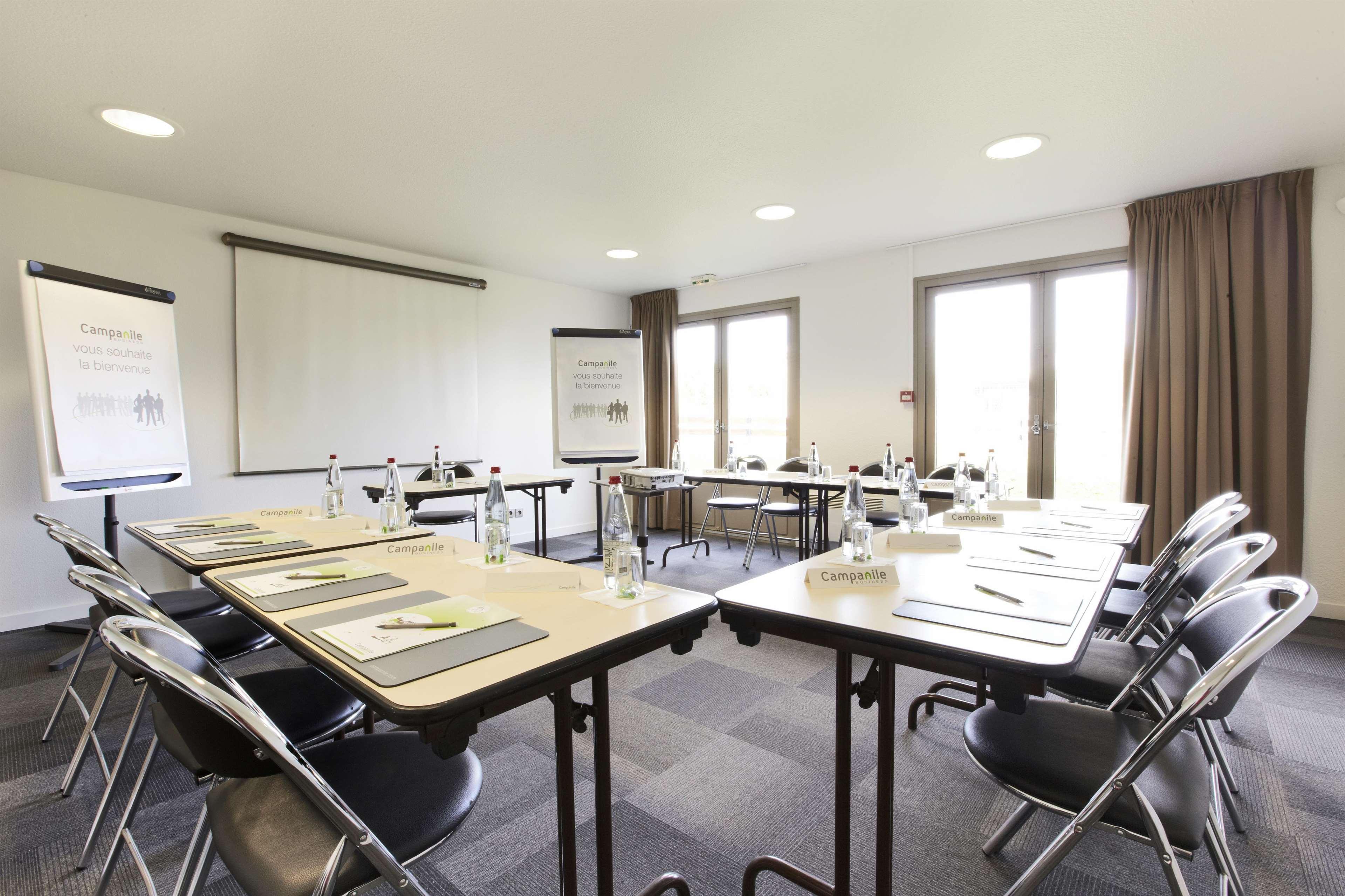 Campanile Vierzon Hotel Екстериор снимка